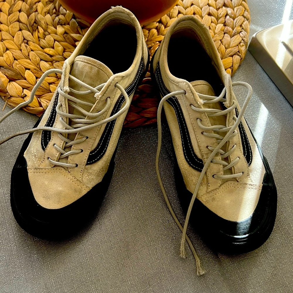 VANS women sporty shoes- “off the wall”